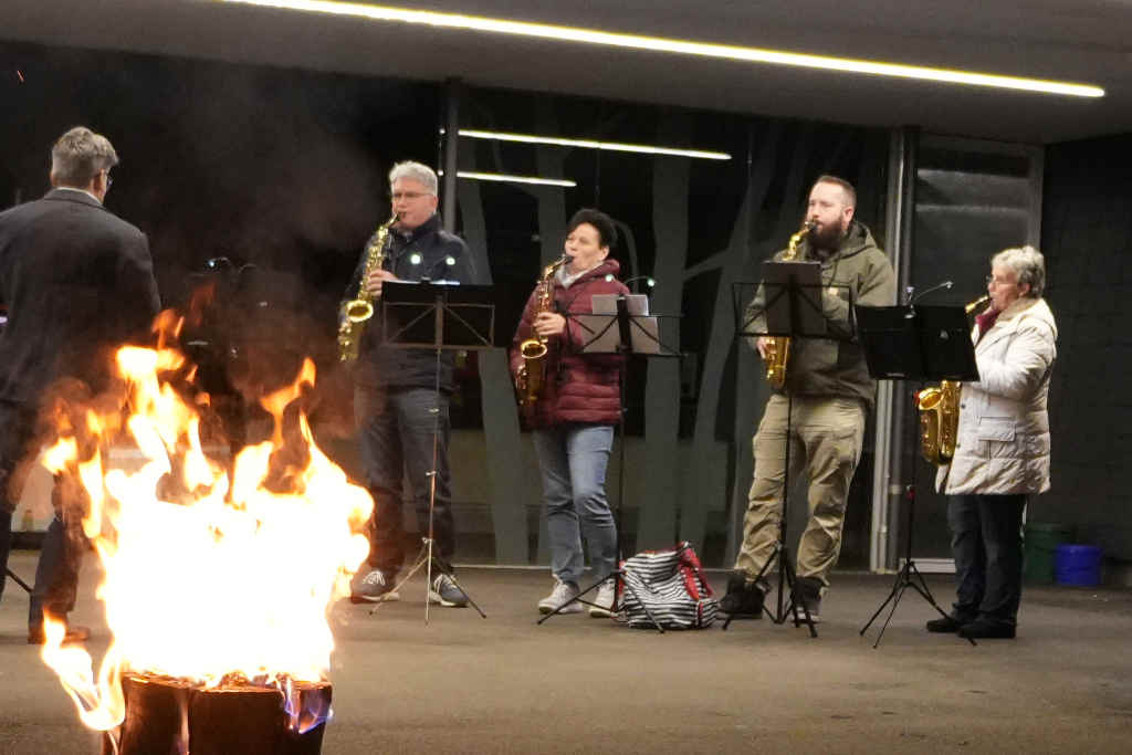 Bild 5 zu «Bericht: Adventsfenster im Bergli»